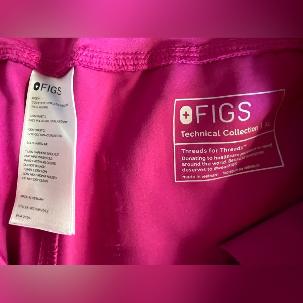 Figs Women's Scrub Set - Casma Top XL / Zamora Jogger XL - RASPBERRY SORBET Ltd - Picture 10 of 13